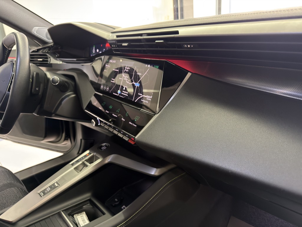 PEUGEOT 308 1200 HYBRID 145 CV GT